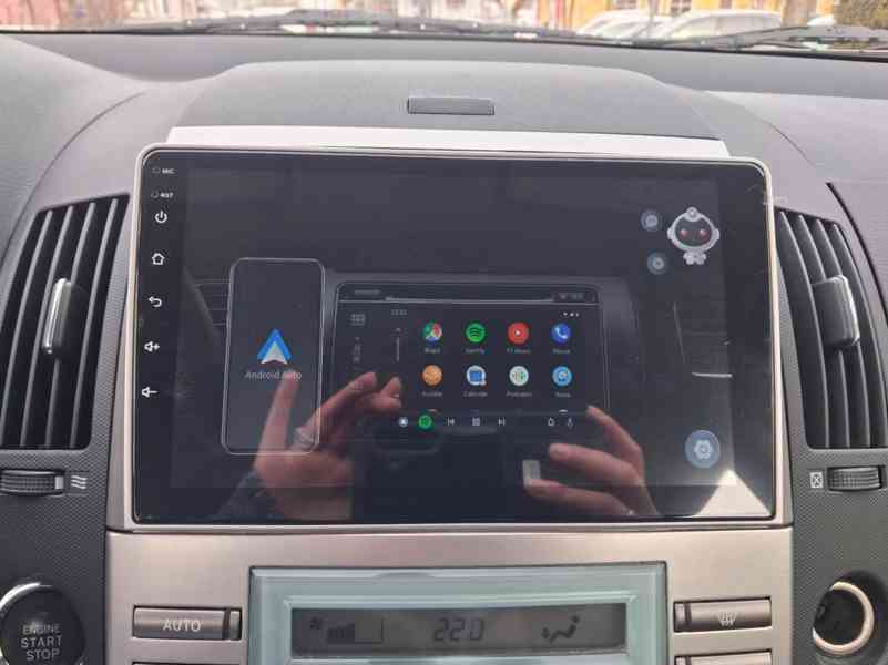 Toyota Corolla Verso 1.8i Sol benzín 95kw - foto 12