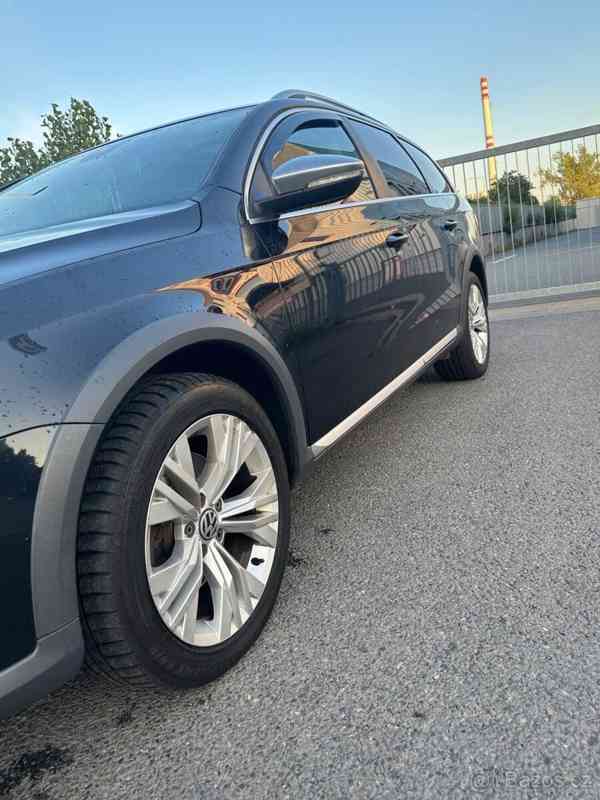 Volkswagen Passat 2,0 125 kW DSG 4x4 combi - foto 2
