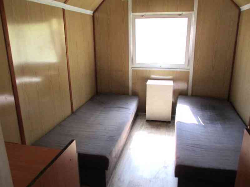 Obytná maringotka 8 m x 2,4 m, zateplená, pojízdná - foto 11
