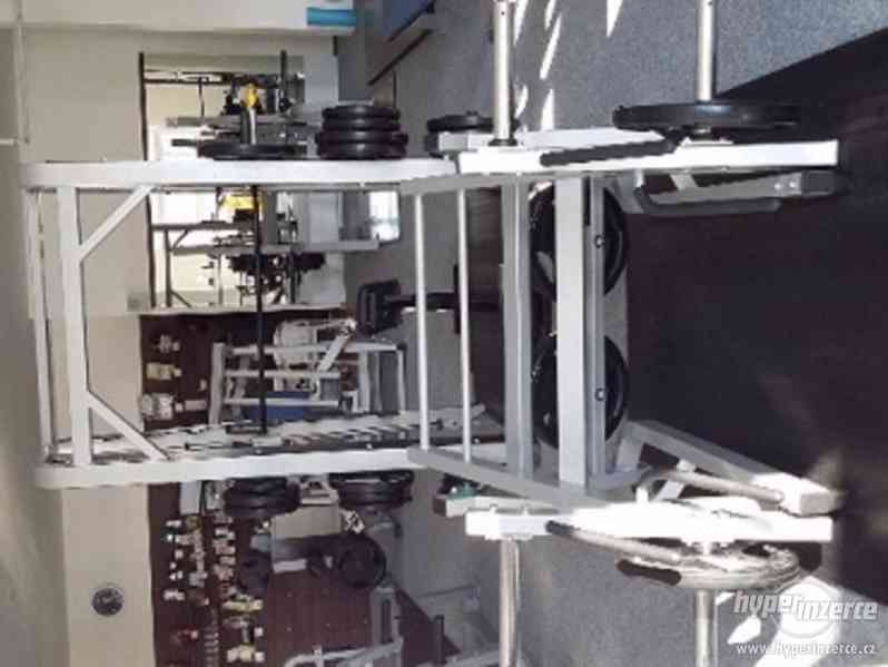 Profesionální stroj na procvičení zad, trapéz a stehen - foto 1