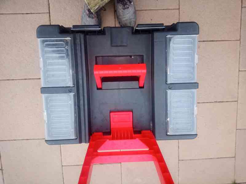 Kufřík na kolečkách na nářadí  - foto 4