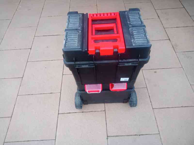 Kufřík na kolečkách na nářadí  - foto 2