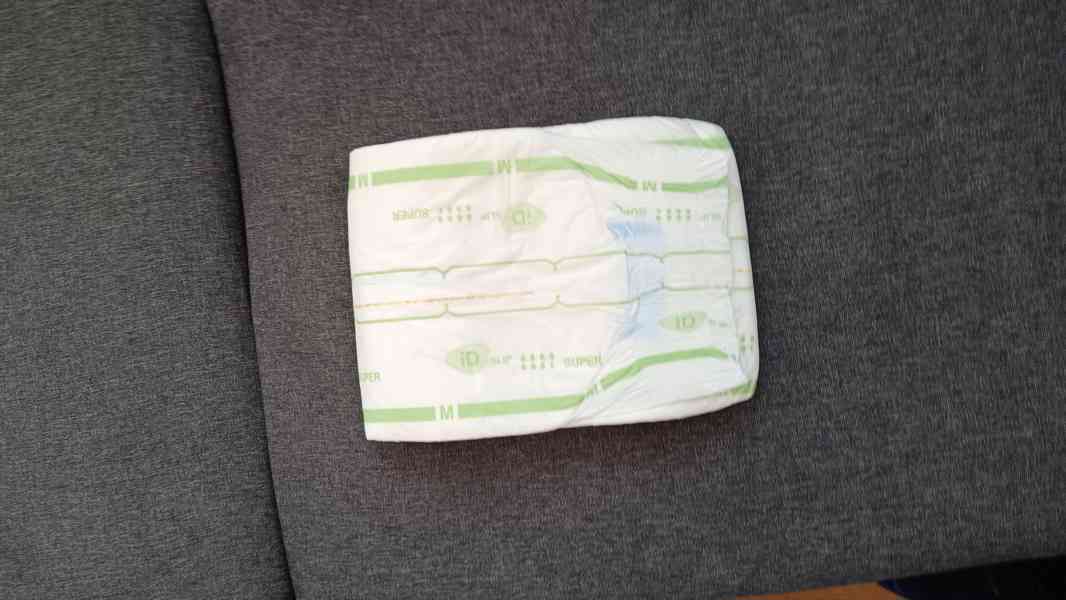 Prodám 4 ks, PVC klahotek,a 2 balení plenkových kalhotek. - foto 12