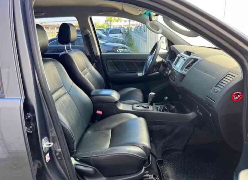 Toyota Hilux 3,0D4D Executive AUT 126kw - foto 12