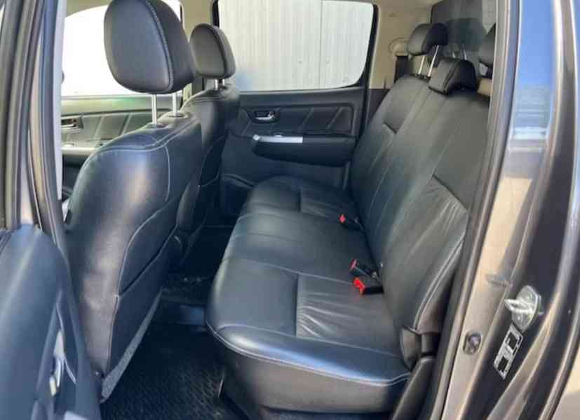 Toyota Hilux 3,0D4D Executive AUT 126kw - foto 13