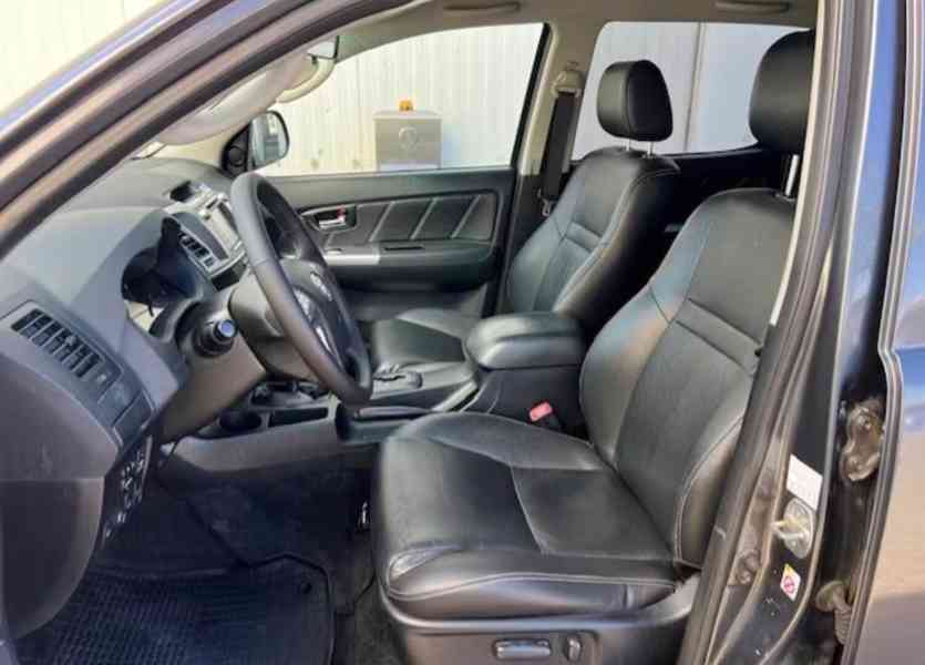 Toyota Hilux 3,0D4D Executive AUT 126kw - foto 10
