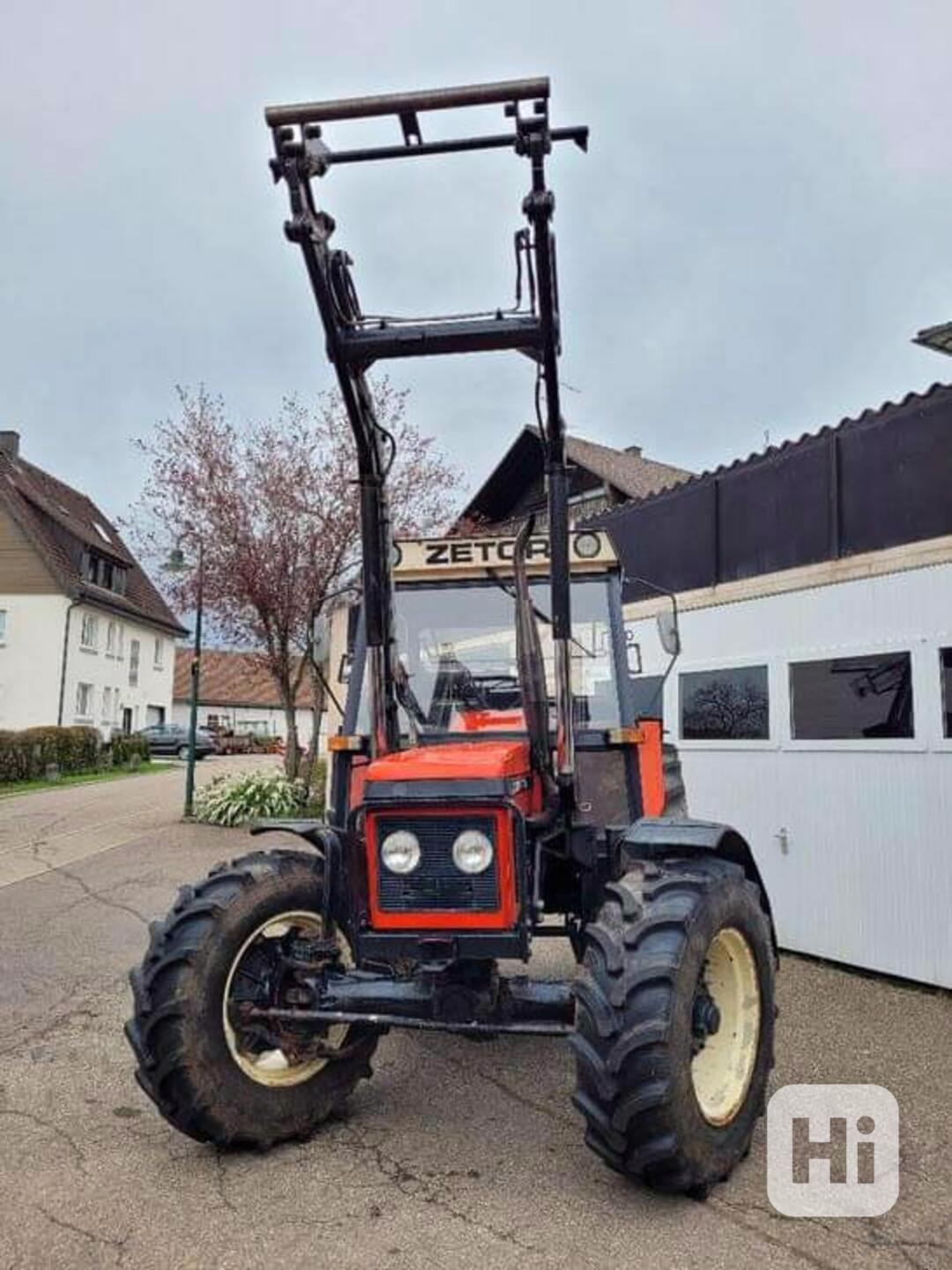 Traktor - foto 1