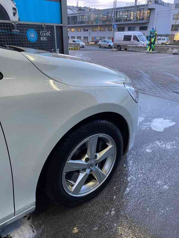 Volvo V40 D2, MOM, R DESIGN - foto 3