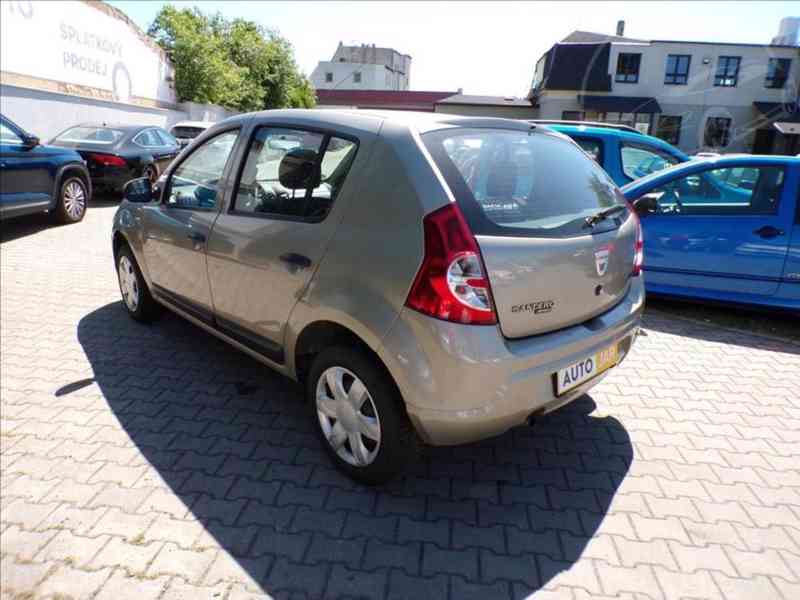 Dacia Sandero 1,2 16V KLIMA,1.MAJITEL - foto 12