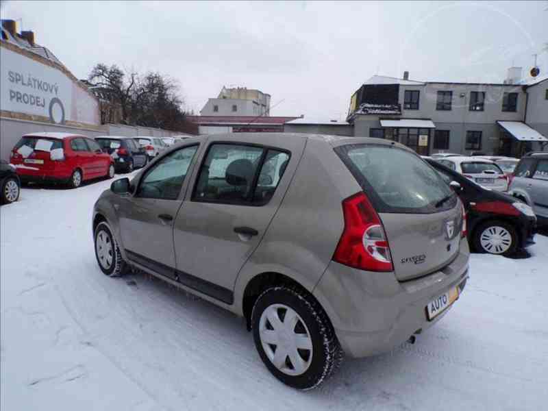 Dacia Sandero 1,2 16V KLIMA,1.MAJITEL - foto 3