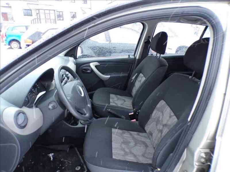 Dacia Sandero 1,2 16V KLIMA,1.MAJITEL - foto 7