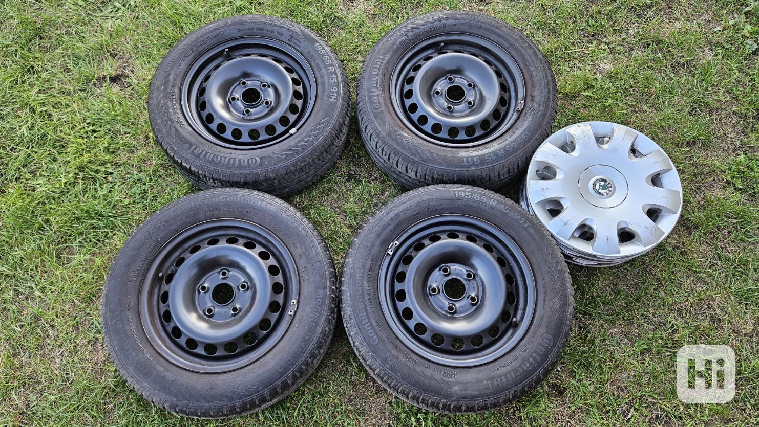 Škoda Octavia kola 195/65R15 disky 6Jx15 5x112 ET47 poklice  - foto 1