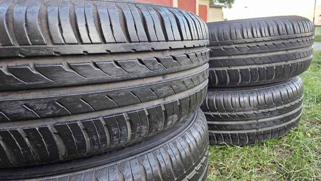 Škoda Octavia kola 195/65R15 disky 6Jx15 5x112 ET47 poklice  - foto 4