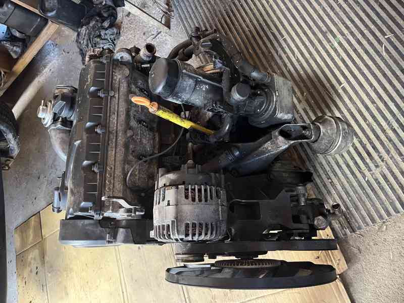 Motor 1.9 TDI 96Kw AWX - foto 2