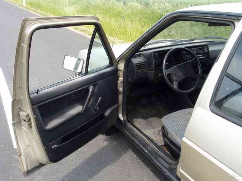 Volkswagen Golf 2 1.6 D - foto 6