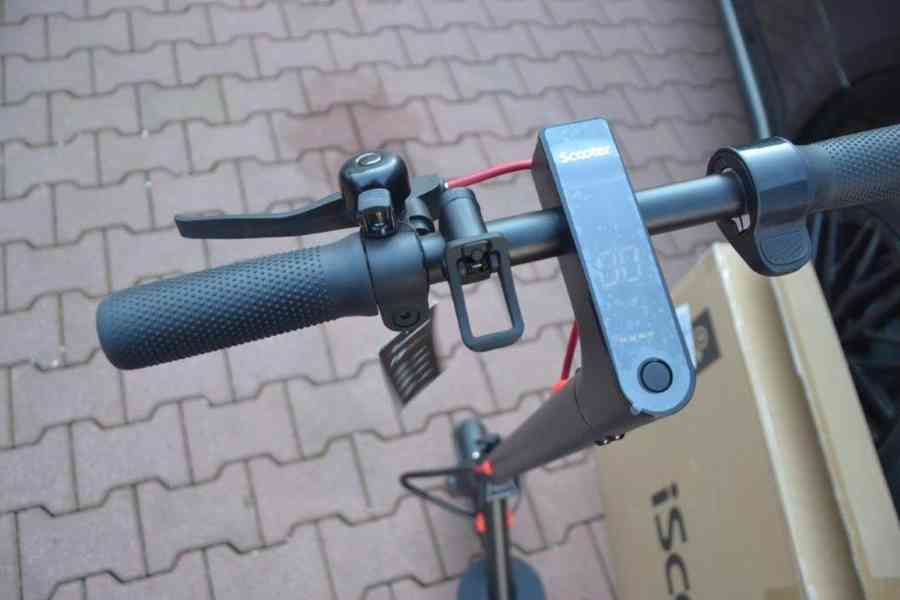 iScooter M5 350W - Elektrokoloběžka - foto 4