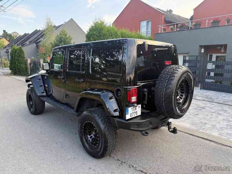 Jeep Wrangler Sahara - foto 3