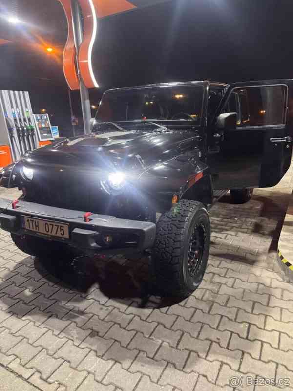 Jeep Wrangler Sahara - foto 4