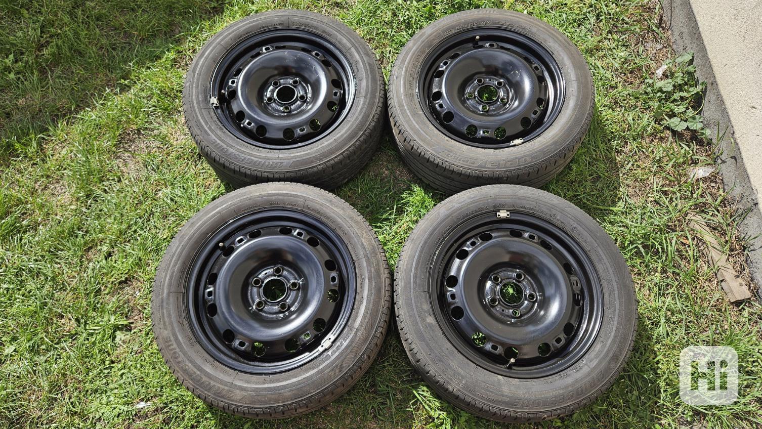 Škoda Rapid, Fabia letní pneumatiky 185/60R15 disky 6Jx15  - foto 1