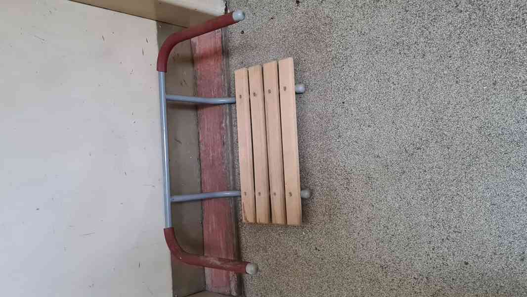 Dřevěné sedátko do vany - foto 2