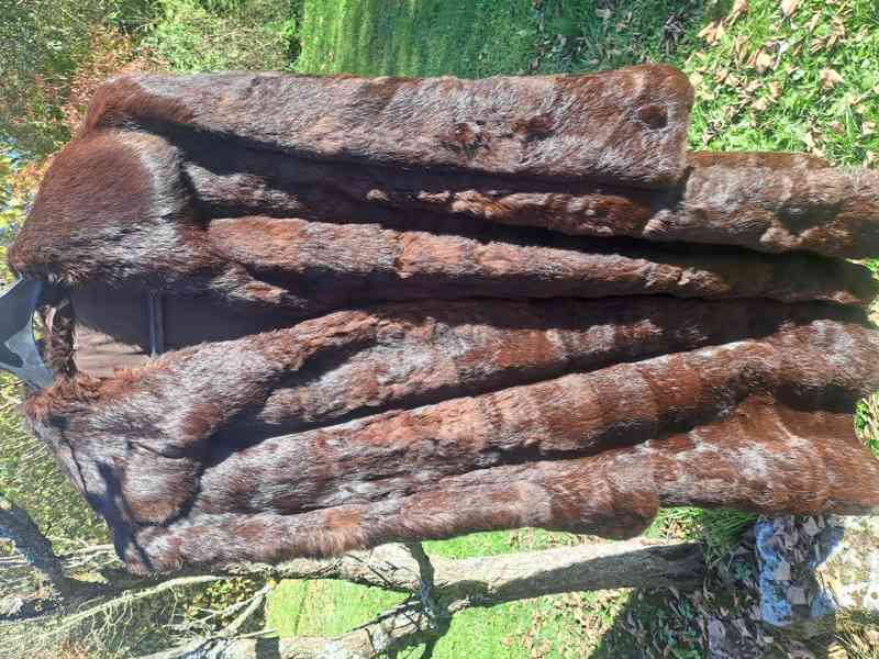 Prodám z pozůstalosti kožichy,