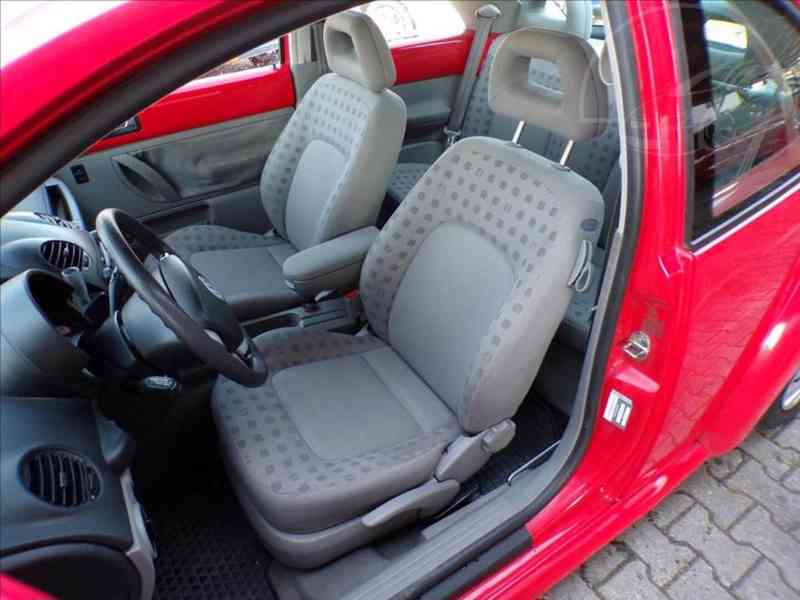 Volkswagen New Beetle 2,0 i KLIMATIZACE - foto 8