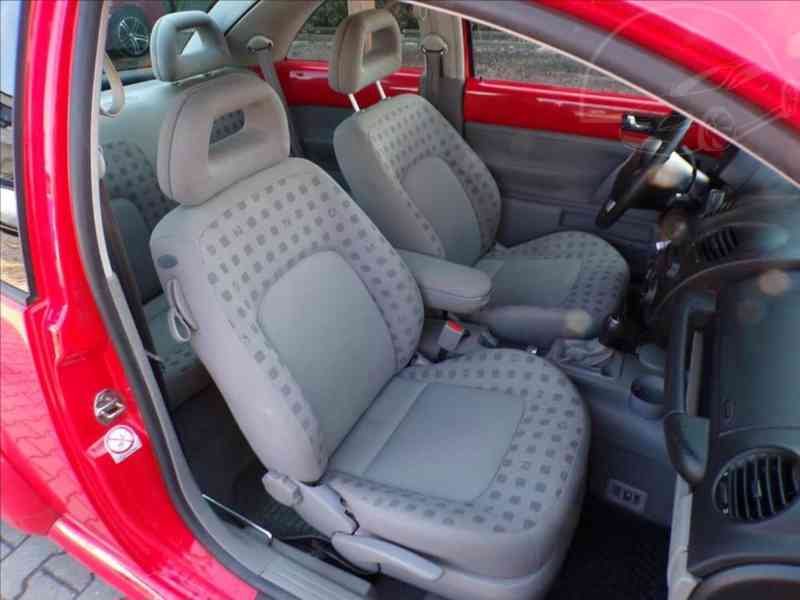 Volkswagen New Beetle 2,0 i KLIMATIZACE - foto 12