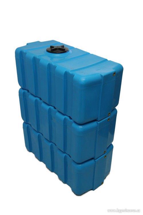 Plastová nádrž 100 - 500 L (zásobník na vodu) - foto 4