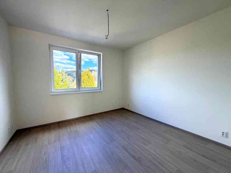 PRODEJ BYTU 3+KK S TERASOU, SKLEPEM A ZAHRADOU, OBEC ČESKÁ - foto 11