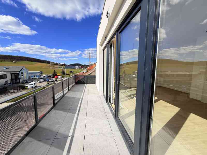 PRODEJ BYTU 3+KK S TERASOU, SKLEPEM A ZAHRADOU, OBEC ČESKÁ - foto 2