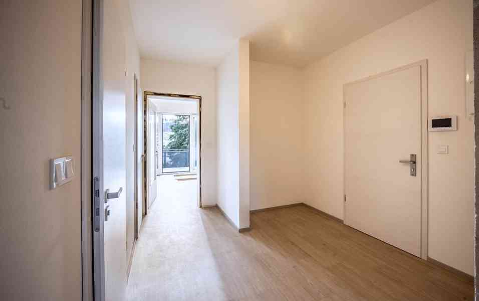 PRODEJ BYTU 3+KK S TERASOU, SKLEPEM A ZAHRADOU, OBEC ČESKÁ - foto 10