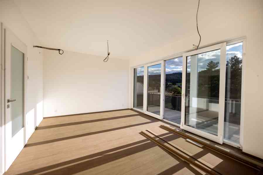 PRODEJ BYTU 3+KK S TERASOU, SKLEPEM A ZAHRADOU, OBEC ČESKÁ - foto 5