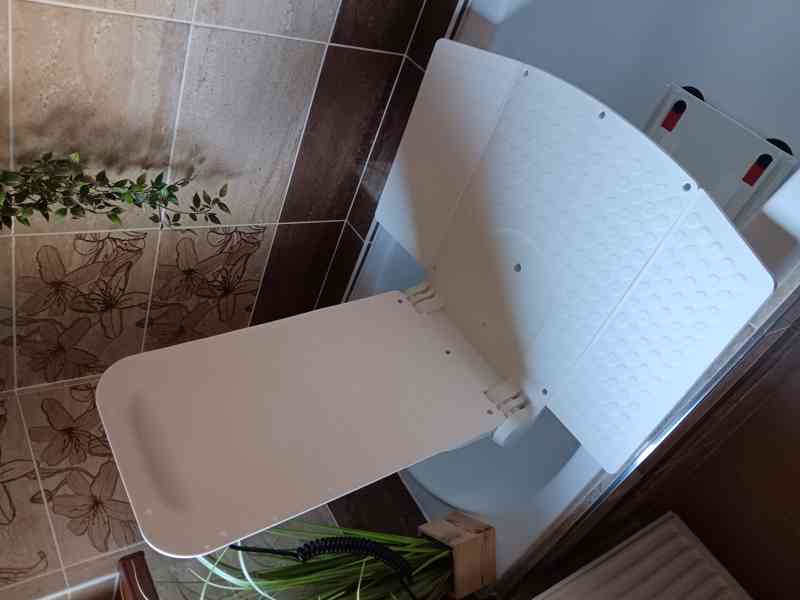 Zvedací lehátko do vany. - foto 3