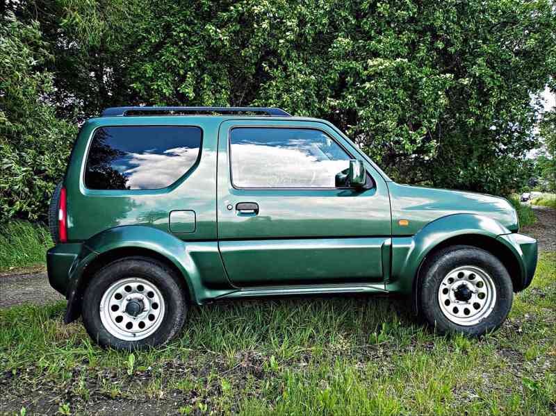Suzuki Jimny 1.3i rok 2010 - foto 4