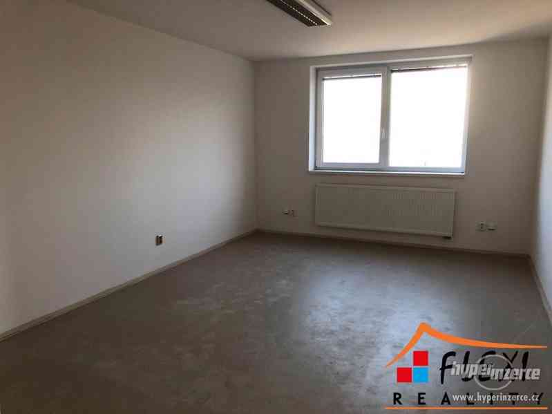 Pronájem prostorného bytu 2+kk 60m2 na ul. Míru, Třinec - Kanada - foto 2