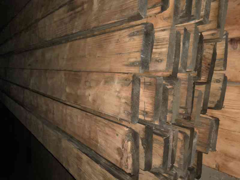 Prodám staré podlahové fošny. - foto 5