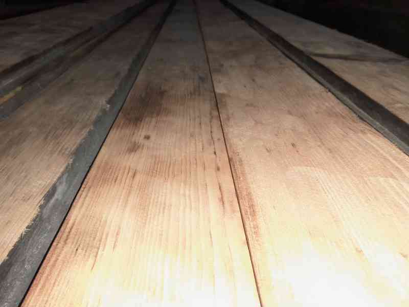 Prodám staré podlahové fošny. - foto 7