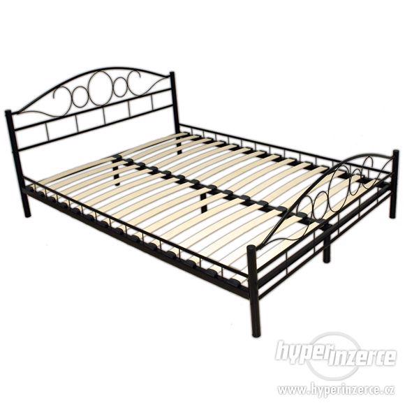 Luxusní kovová postel 140x200 - černá, oblouk - foto 1