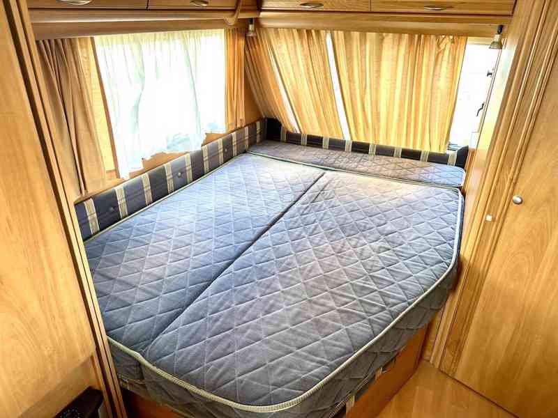 Karavan Swift 450, 2000, stan, držák kol, francouzská postel - foto 15