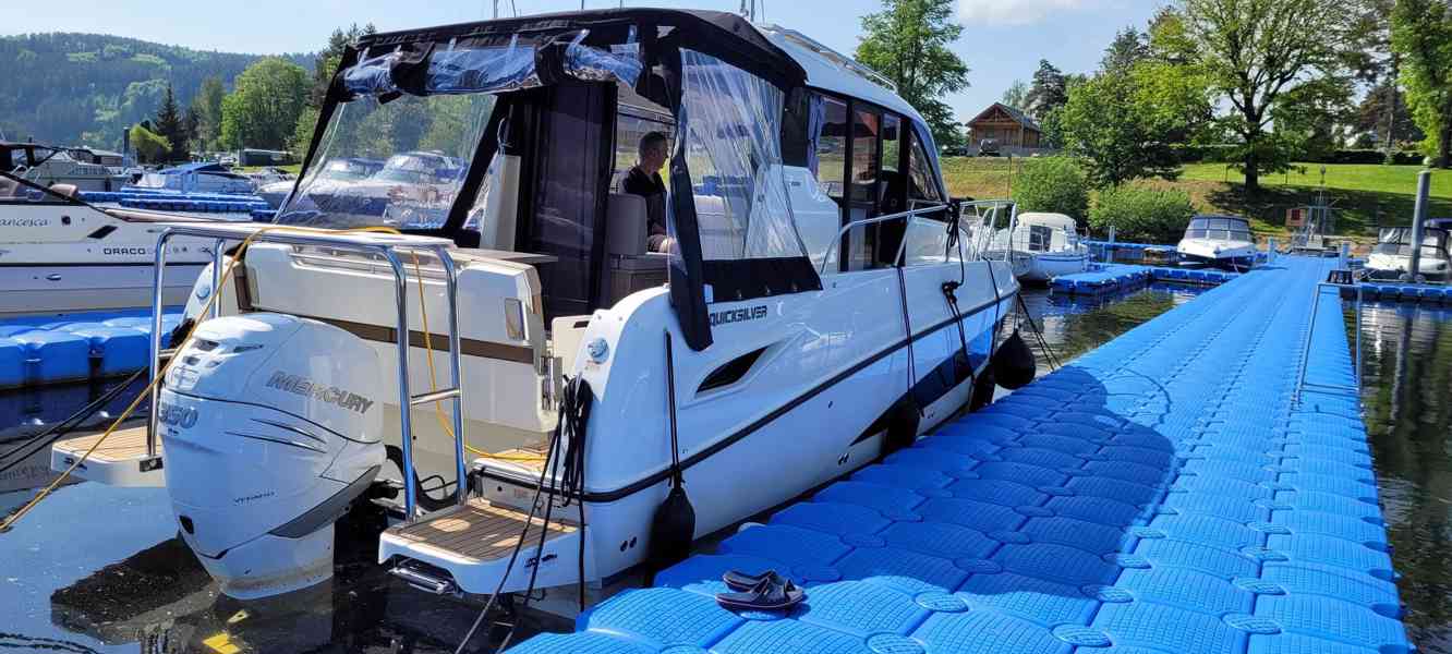 Kajutová loď QUICKSILVER ACTIV 905 Weekend MERCURY F 350 L6 - foto 7