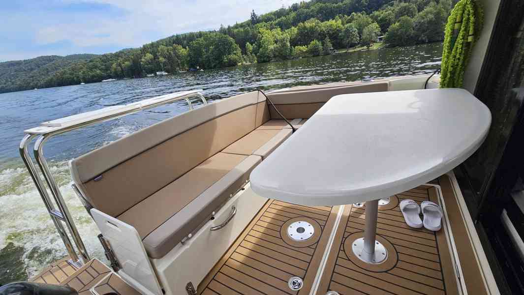  Kajutová loď QUICKSILVER ACTIV 905 Weekend MERCURY F 350 L6 - foto 4