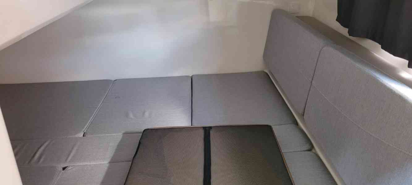  Kajutová loď QUICKSILVER ACTIV 905 Weekend MERCURY F 350 L6 - foto 12