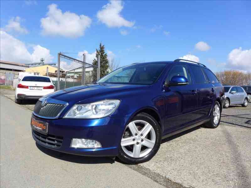 Škoda Octavia 1,4 TSI ELEGANCE, VÝHŘEV - foto 1