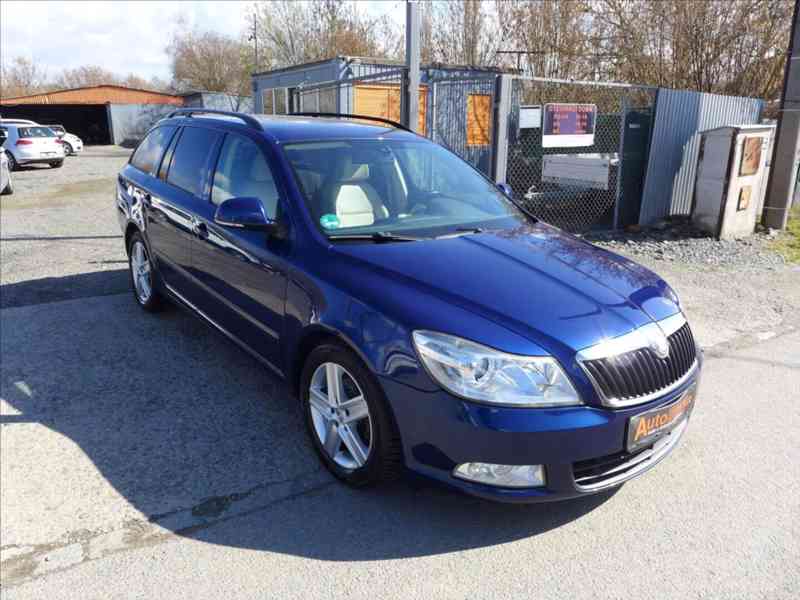 Škoda Octavia 1,4 TSI ELEGANCE, VÝHŘEV - foto 2