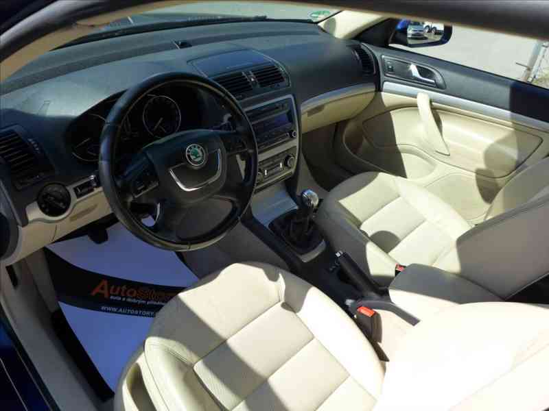 Škoda Octavia 1,4 TSI ELEGANCE, VÝHŘEV - foto 5