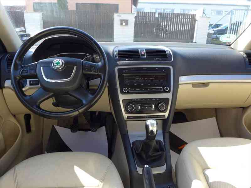 Škoda Octavia 1,4 TSI ELEGANCE, VÝHŘEV - foto 7