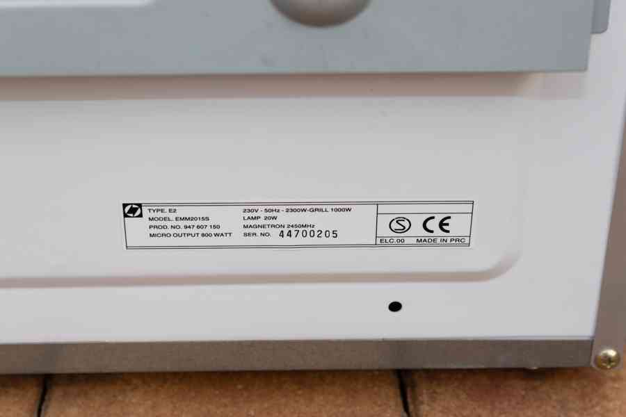 Mikrovlnná trouba Electrolux EMM2015S - foto 4