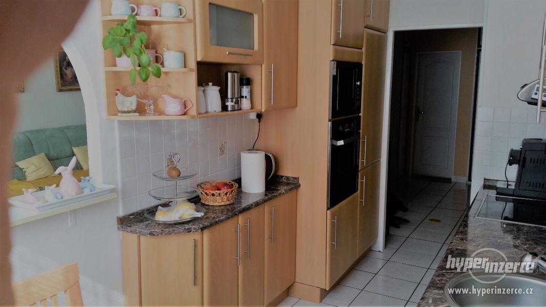 Prodej zachovalé kuchyňské linky - foto 1