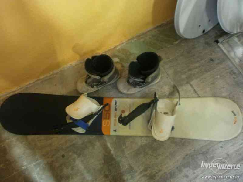 Snowboard včetně botů vel. 42 - foto 1