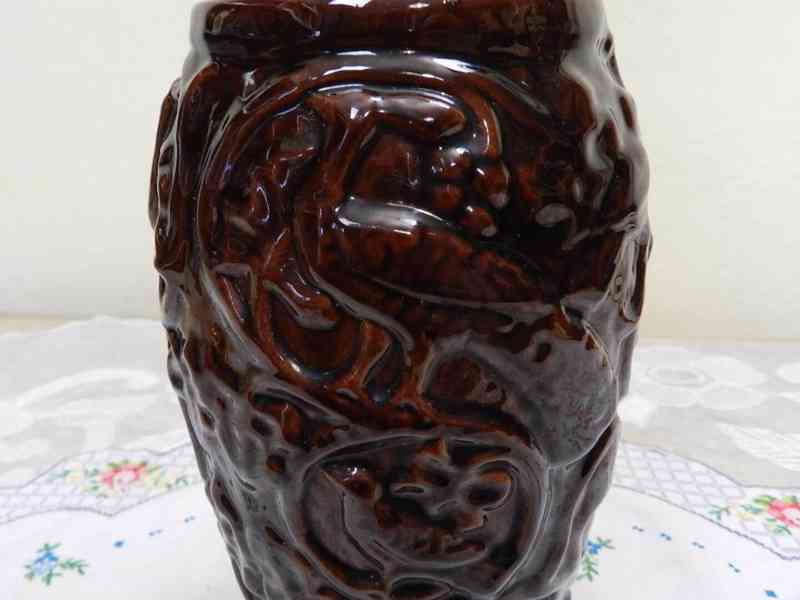 Zajímavá stará plastická keramická Váza Zvířata barva hnědá - foto 3